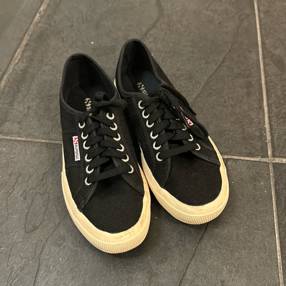 Superga Women’s 2750 Black Sneakers 39.5